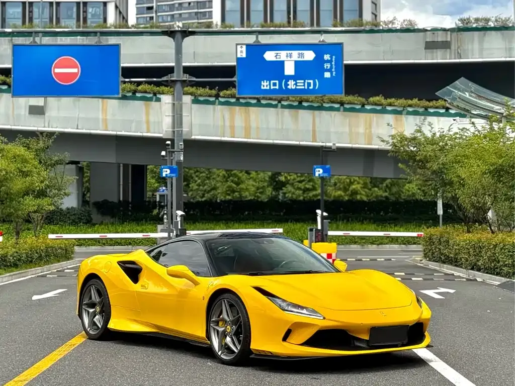 Ferrari F8 — фото 8