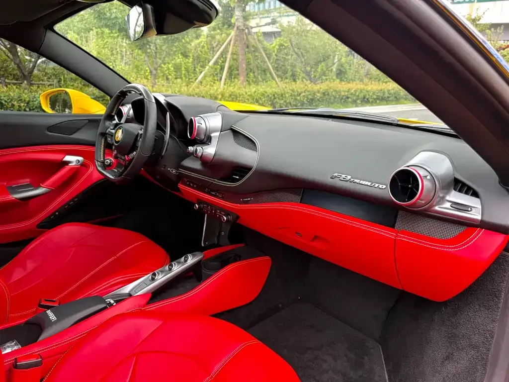Ferrari F8 — фото 6