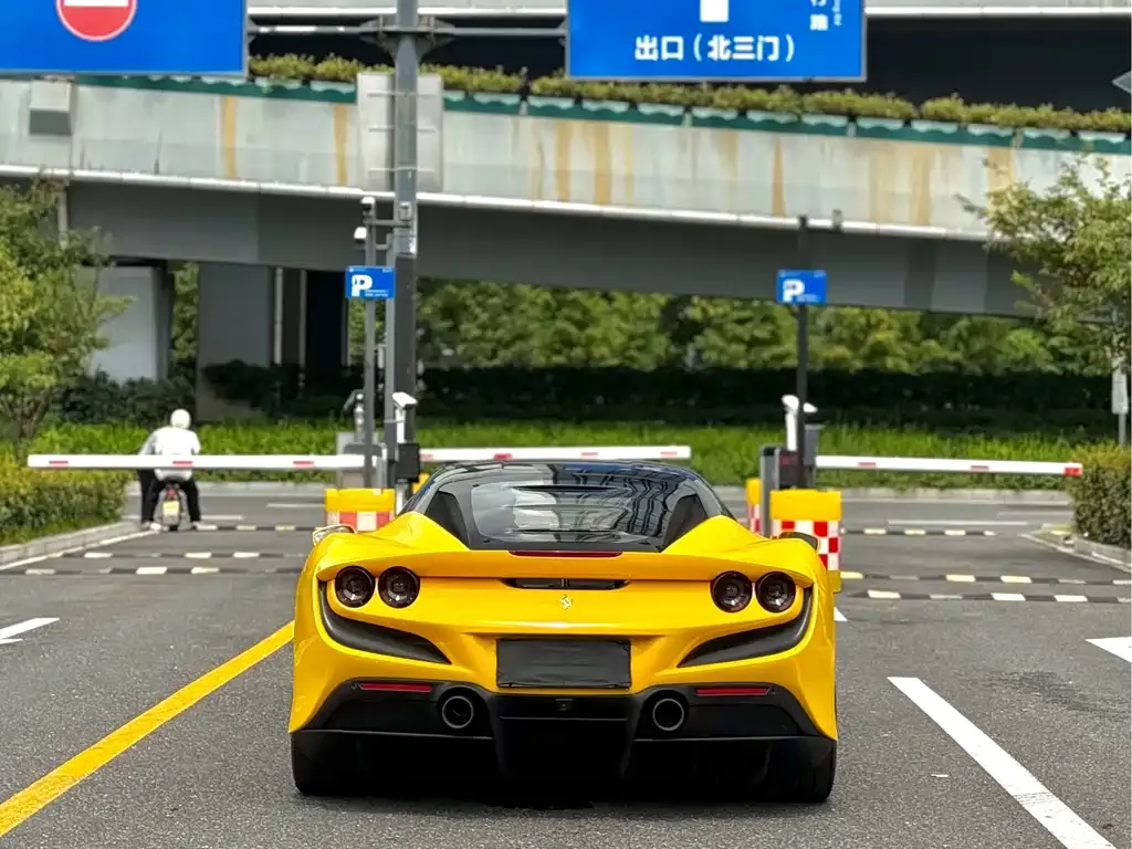 Ferrari F8 — фото 2