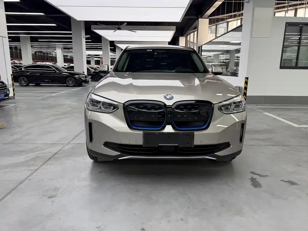 BMW iX3 — фото 2