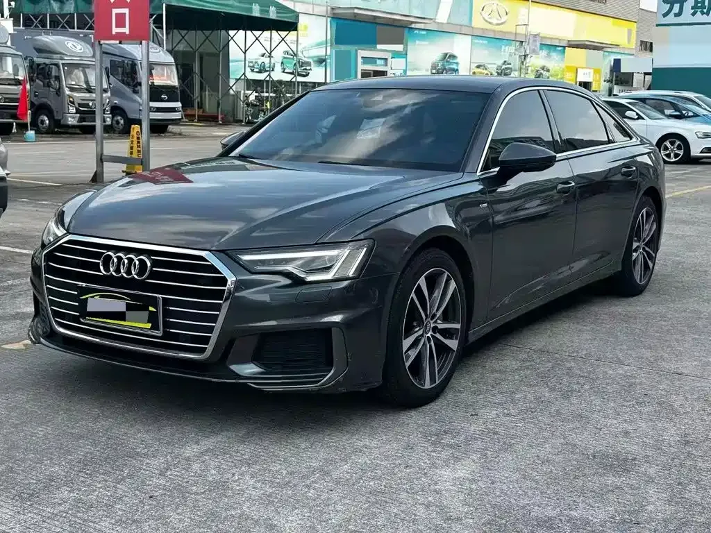 Audi A6L — фото 1