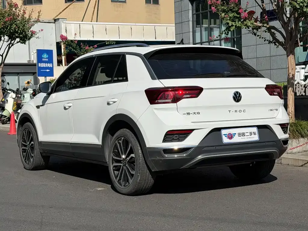Volkswagen T-Roc — фото 3