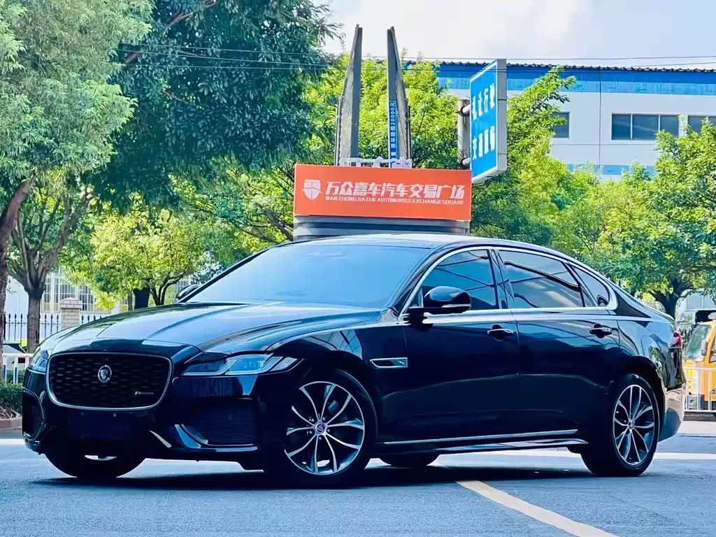 Jaguar XFL — фото 1
