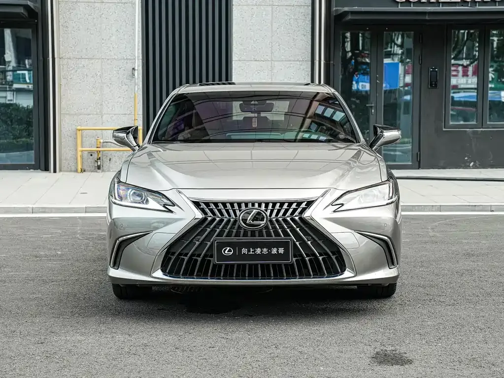Lexus ES — фото 5