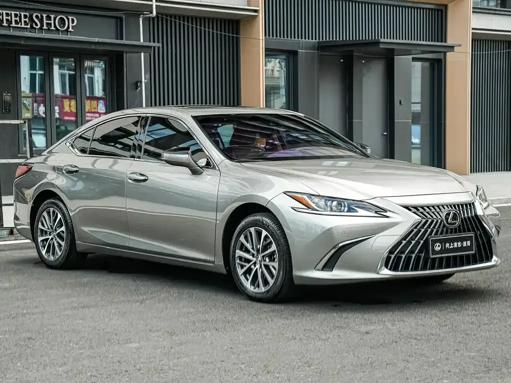 Lexus ES — фото 4