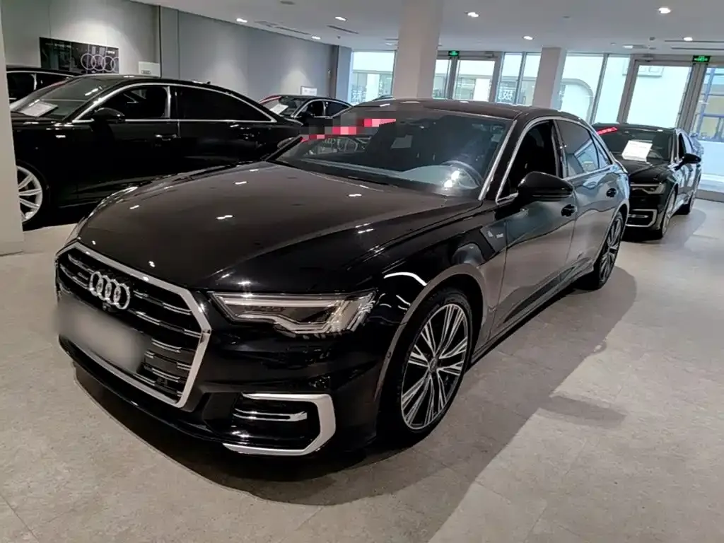 Audi A6L — фото 1