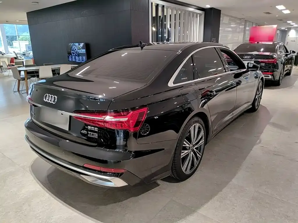 Audi A6L — фото 6