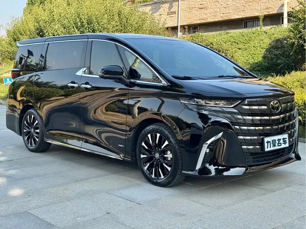 Toyota Alphard — фото 4
