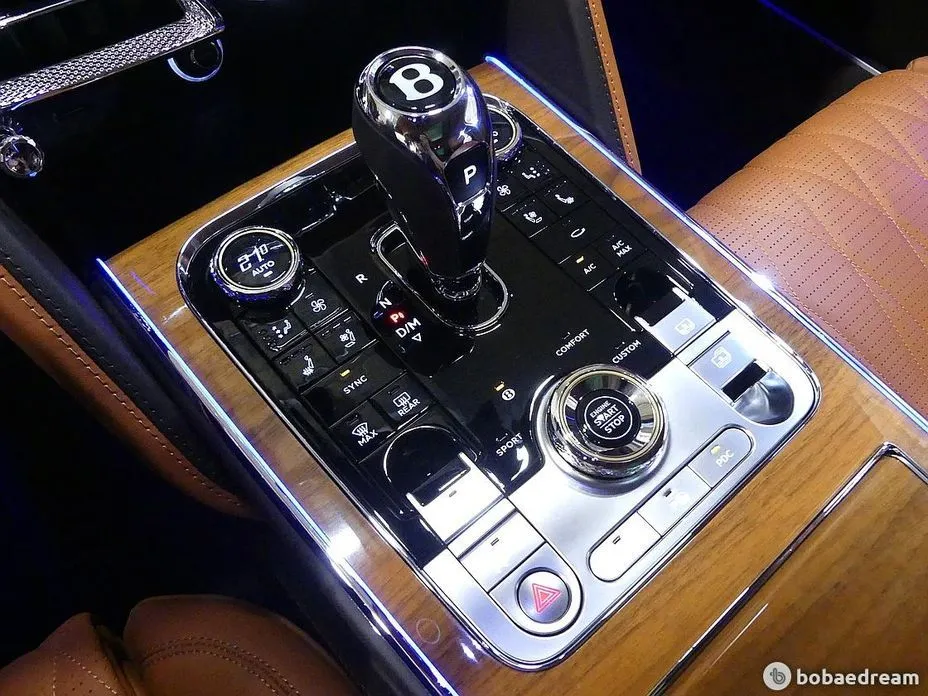 Bentley Flying Spur — фото 2