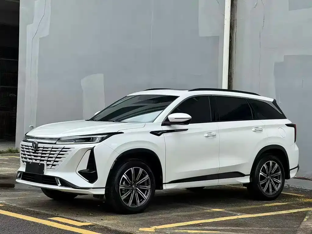 Changan CS75 PLUS — фото 1