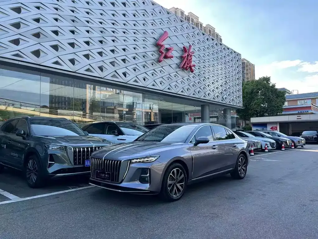 Hongqi H5 PHEV — фото 1