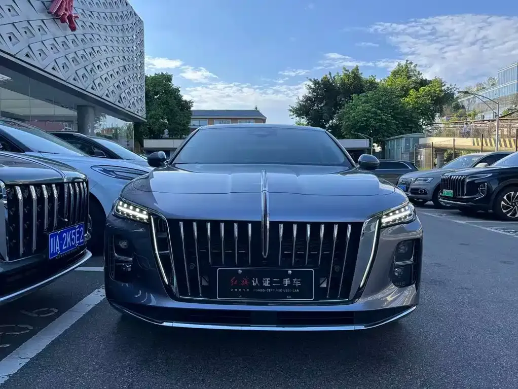 Hongqi H5 PHEV — фото 8