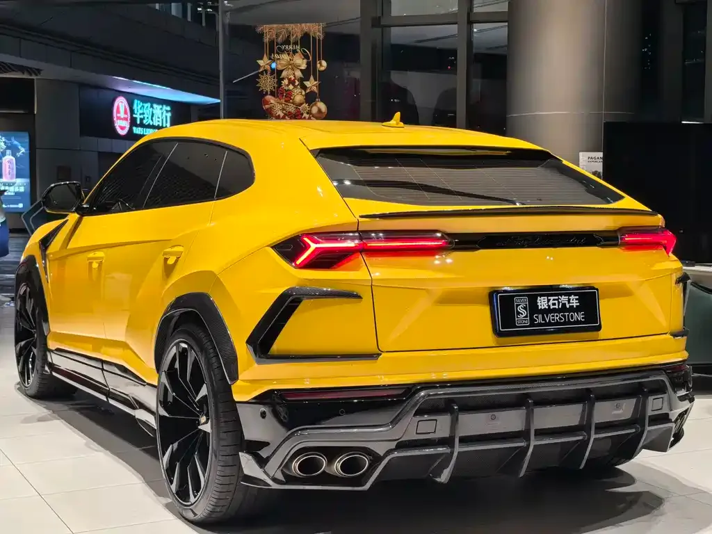 Lamborghini Urus — фото 6