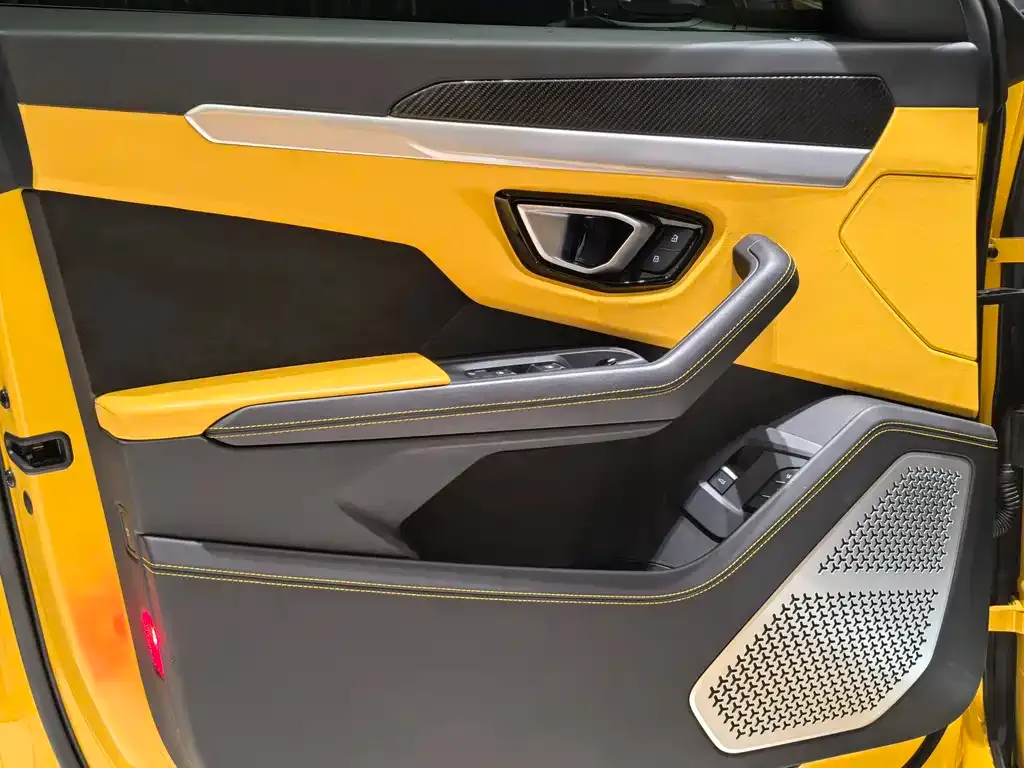 Lamborghini Urus — фото 7