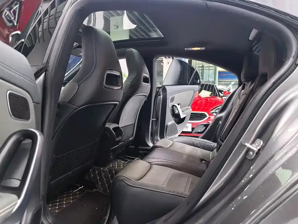 Mercedes-Benz CLA AMG — фото 10