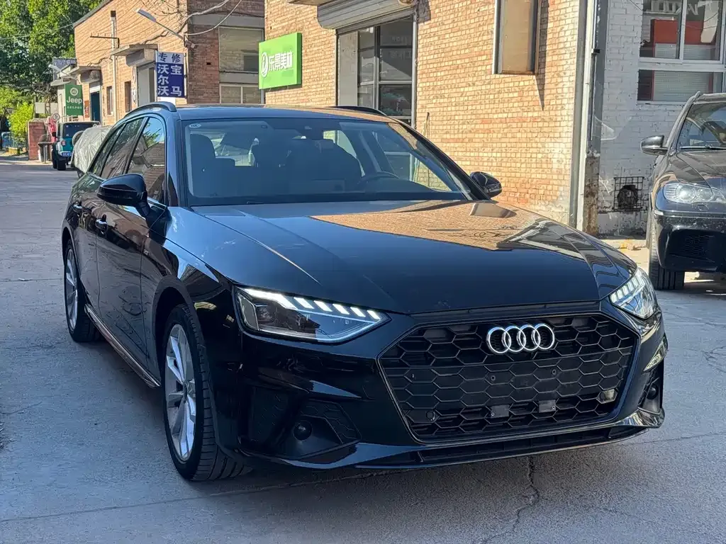 Audi A4 (Import) — фото 7