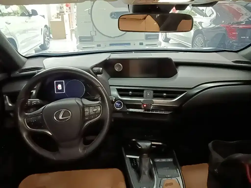 Lexus UX — фото 9