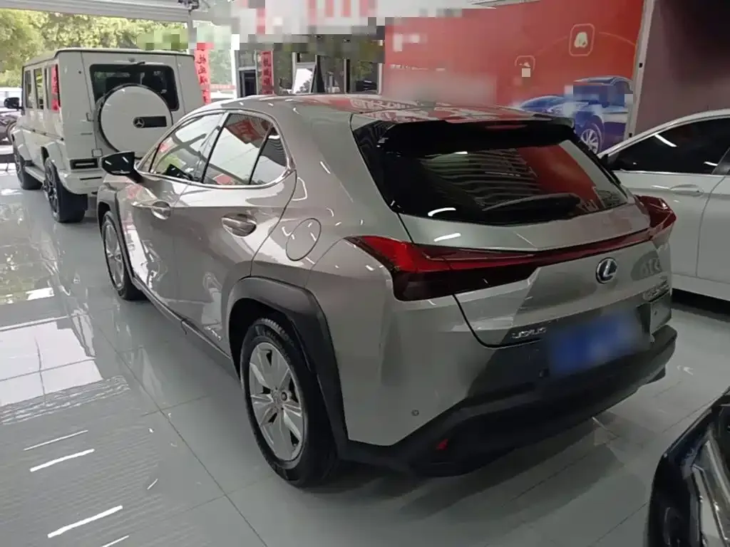 Lexus UX — фото 6