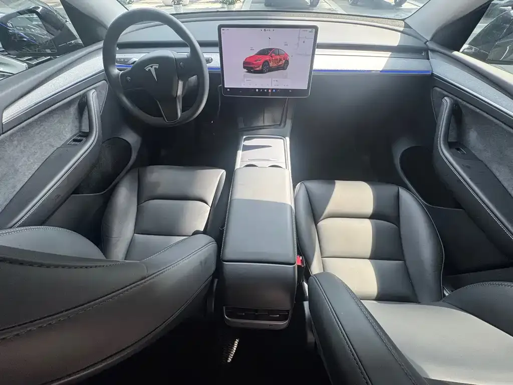 Tesla Model Y — фото 7