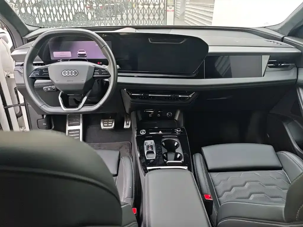Audi Q6L e-tron — фото 6