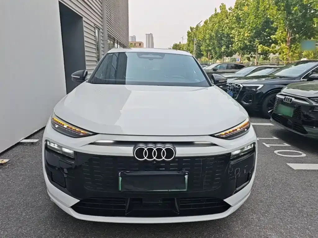 Audi Q6L e-tron — фото 8