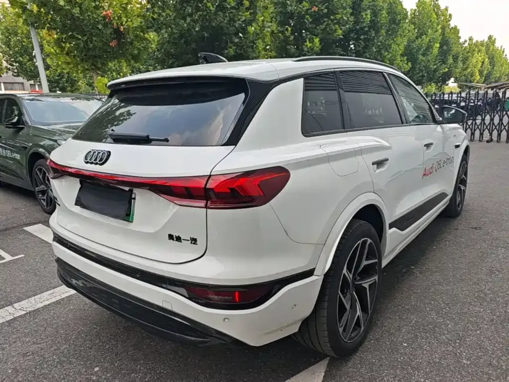 Audi Q6L e-tron — фото 4