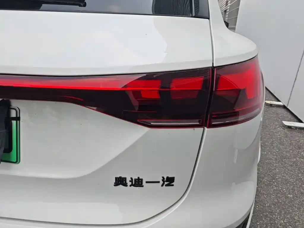 Audi Q6L e-tron — фото 3
