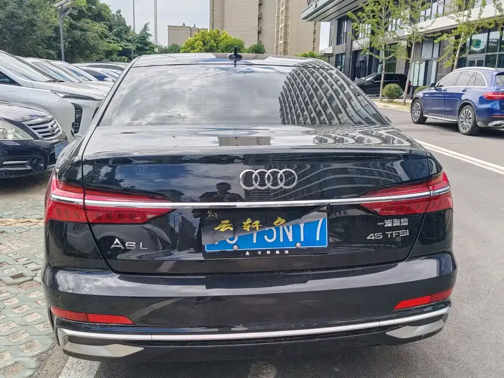Audi A6L — фото 6
