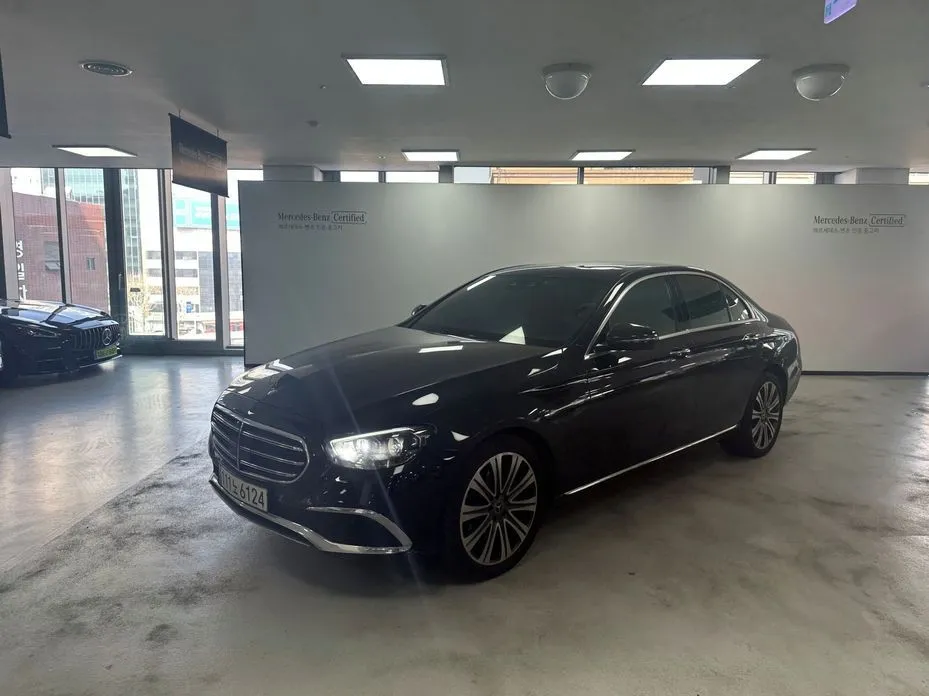 Mercedes-Benz E-Class — фото 1