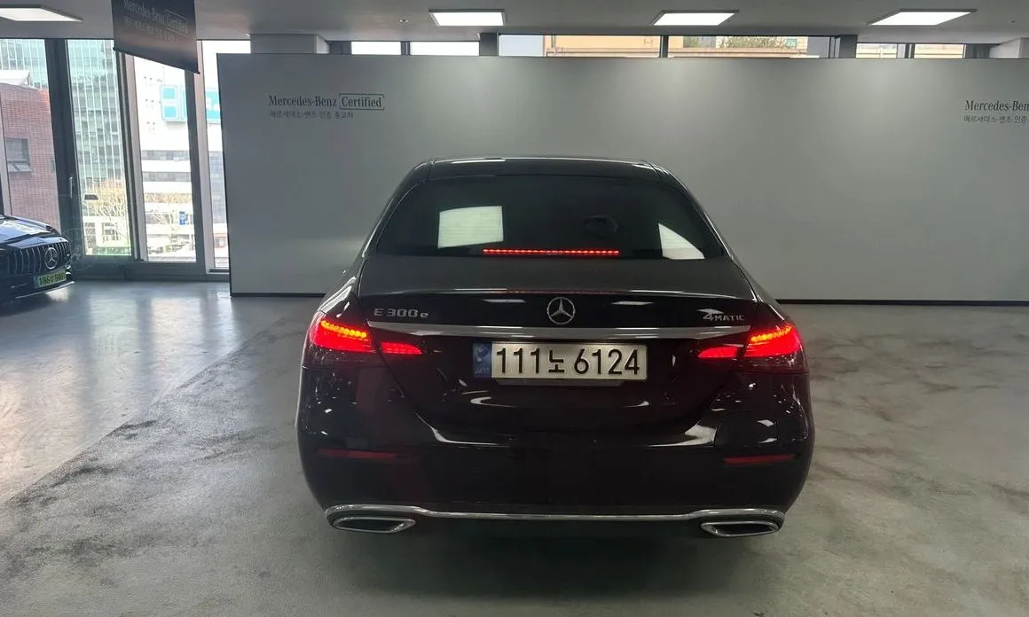 Mercedes-Benz E-Class — фото 10