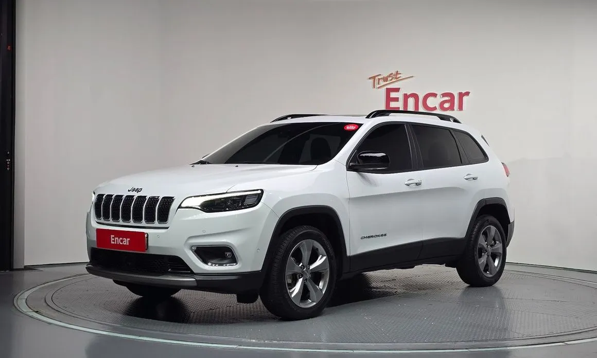Jeep Cherokee — фото 1