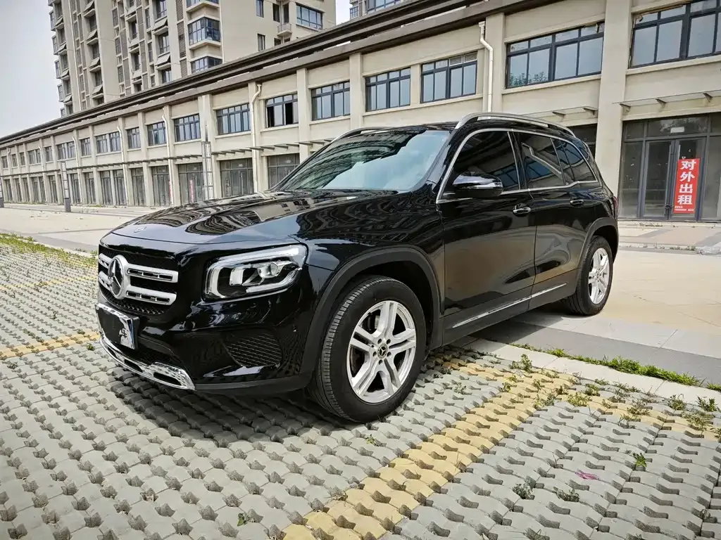 Mercedes-Benz GLB — фото 9