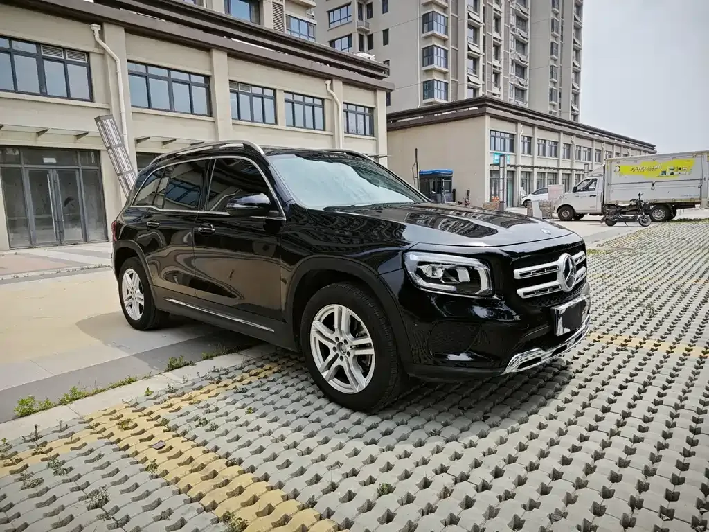 Mercedes-Benz GLB — фото 4