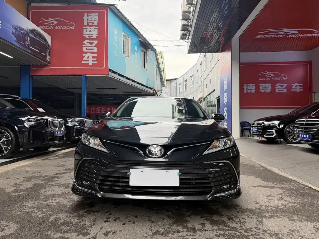 Toyota Camry — фото 3