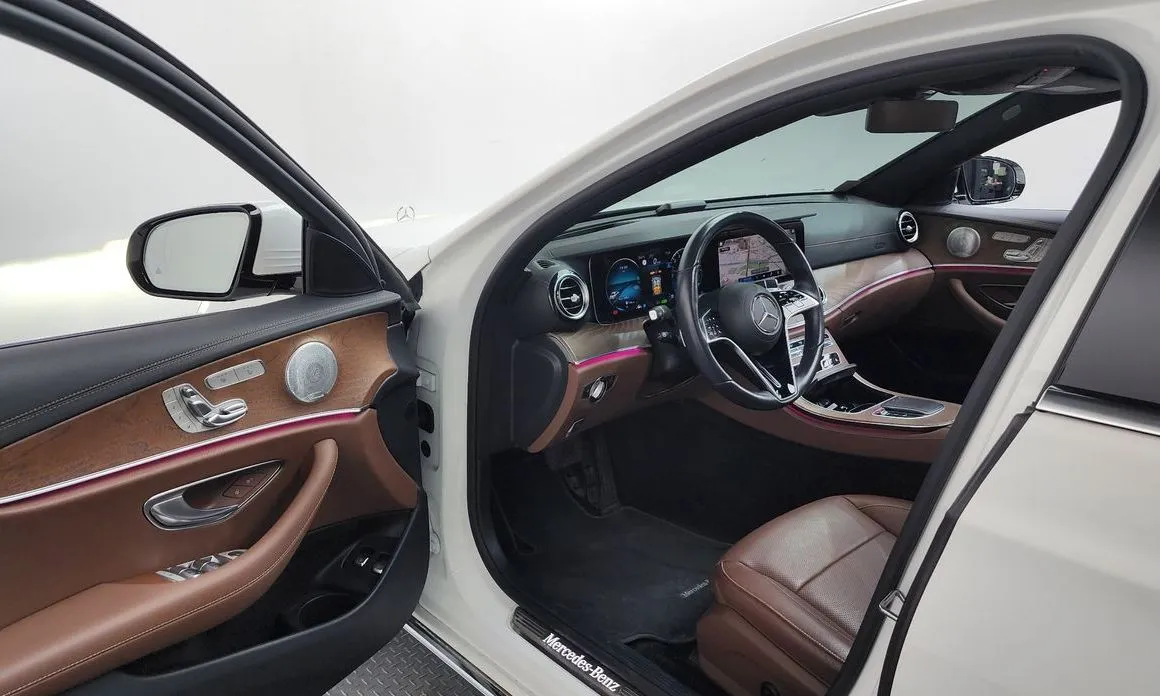 Mercedes-Benz E-Class — фото 10
