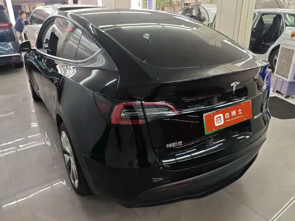 Tesla Model Y — фото 4