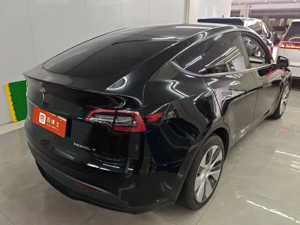 Tesla Model Y — фото 7