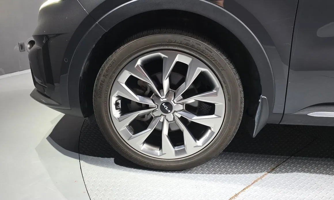 Kia Sorento — фото 9
