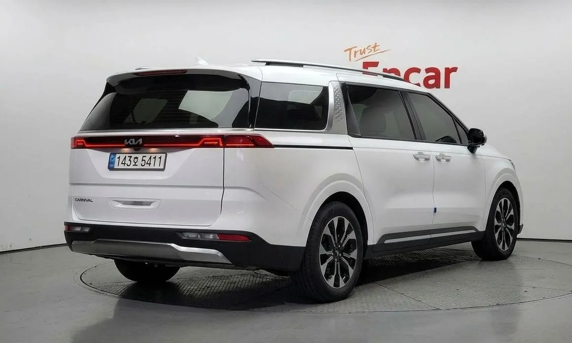 Kia Carnival — фото 5