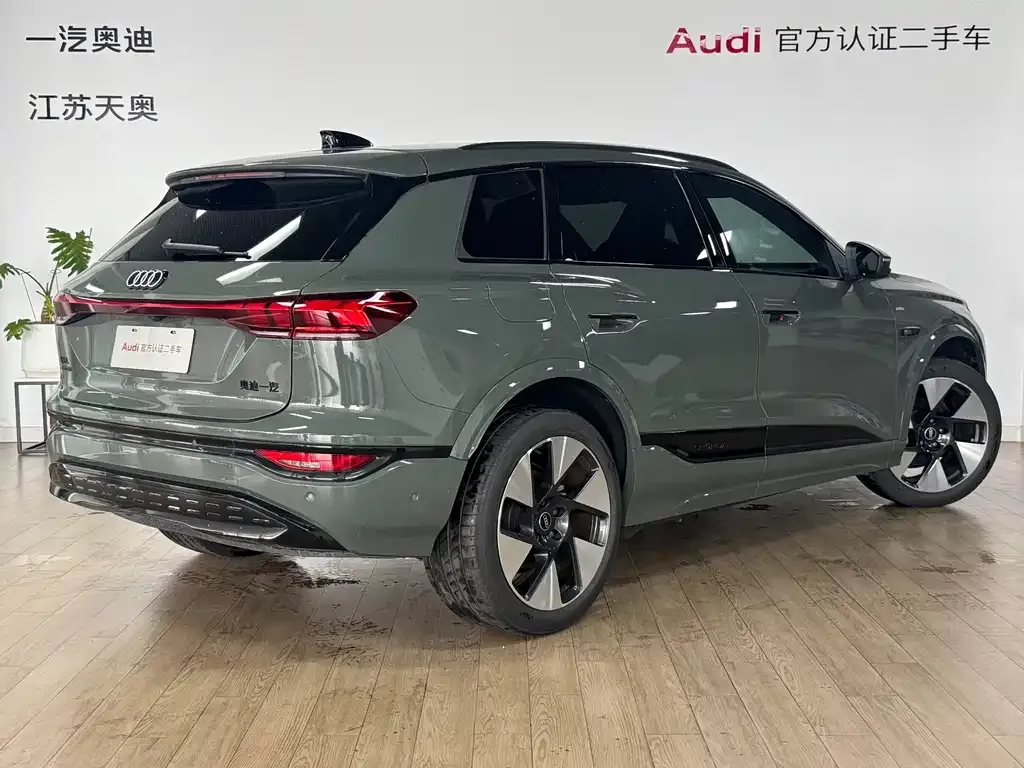 Audi Q6L e-tron — фото 2