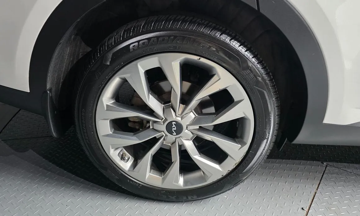 Kia Sorento — фото 9