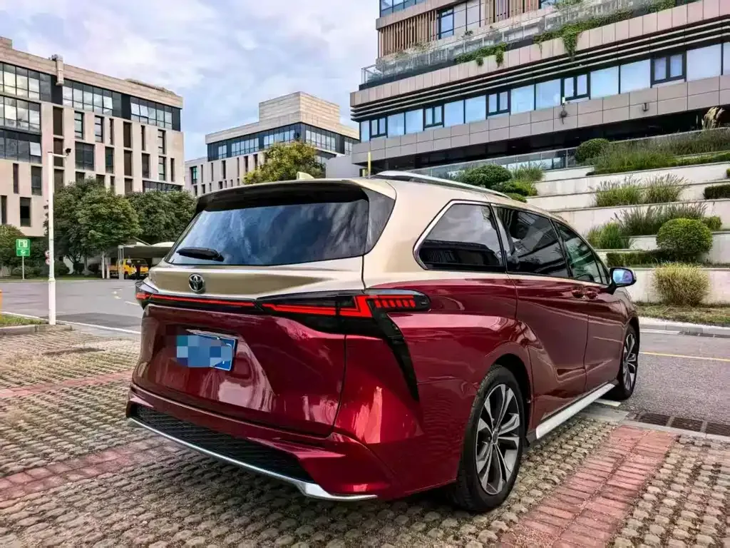 Toyota Granvia — фото 7