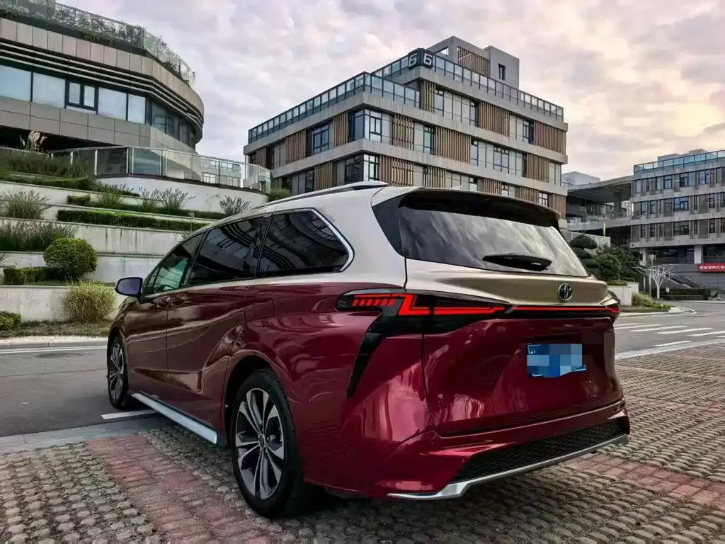 Toyota Granvia — фото 9