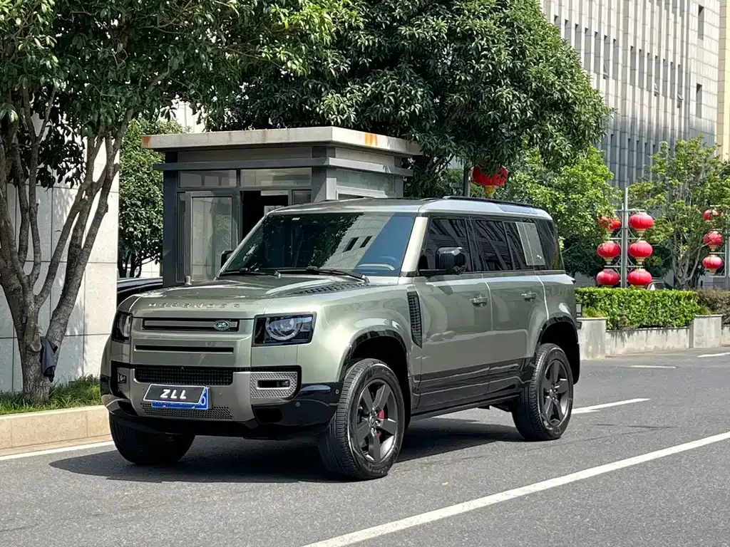 Land Rover Defender — фото 1