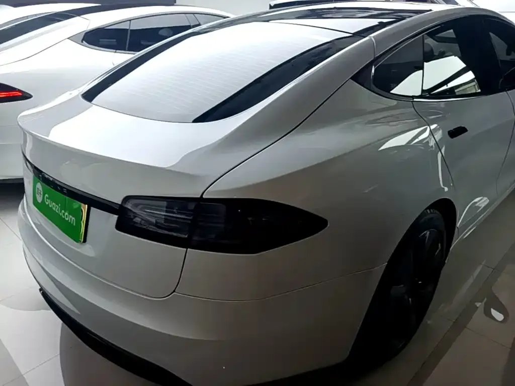 Tesla Model S — фото 4