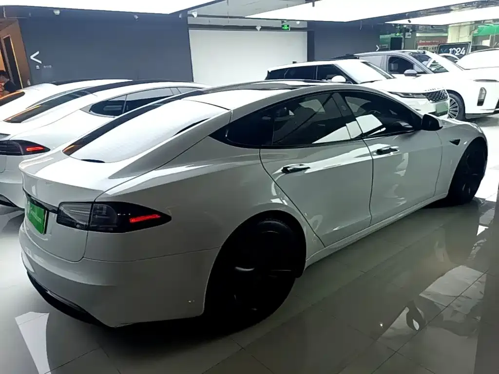 Tesla Model S — фото 5
