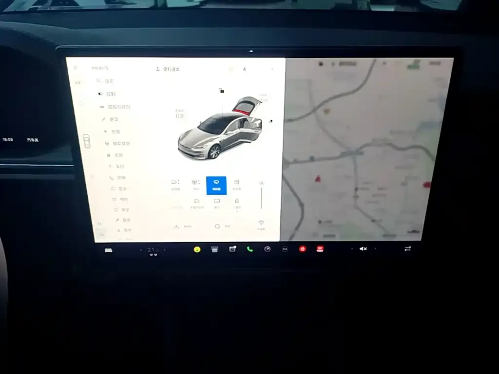 Tesla Model S — фото 7
