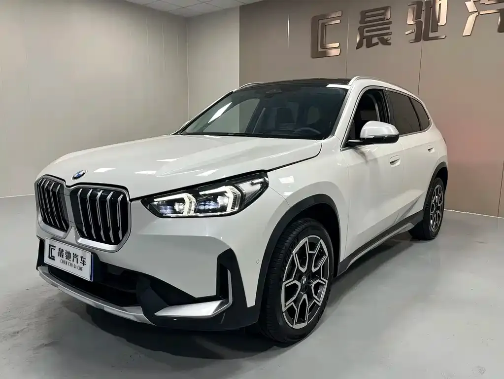 BMW X1 — фото 1