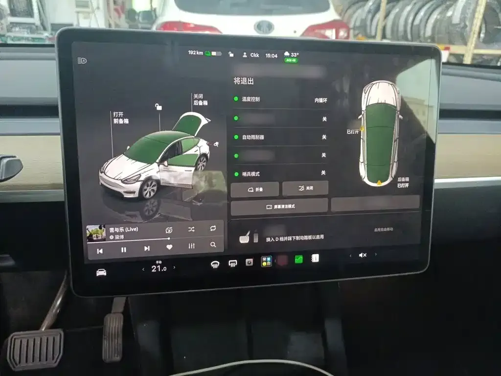 Tesla Model Y — фото 8