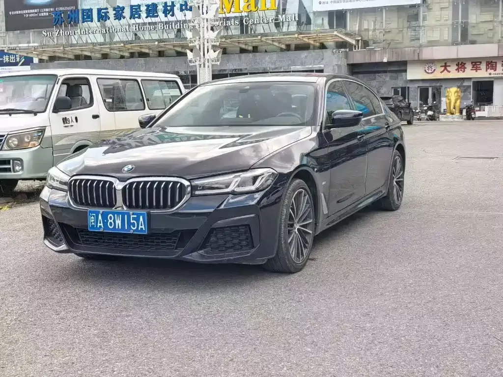 BMW 5 Series — фото 1